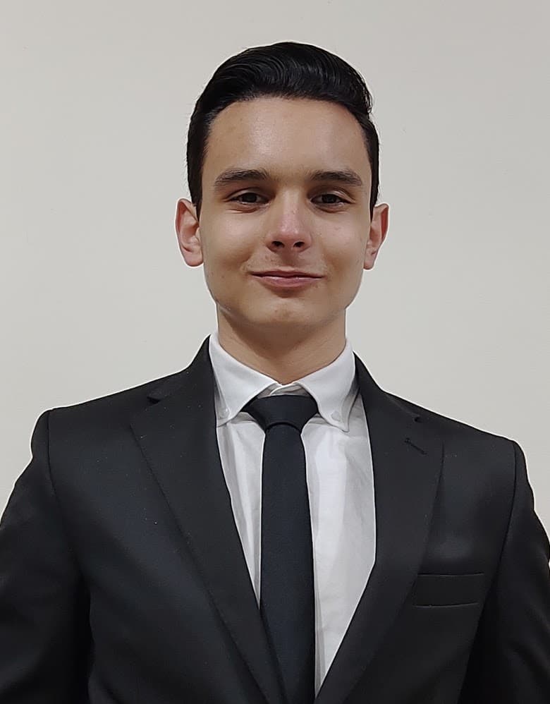 Roberto Hernández Amezola